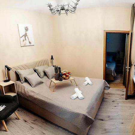 Riga Central Apartments - Skolas Str. Parking Nearby Ngoại thất bức ảnh